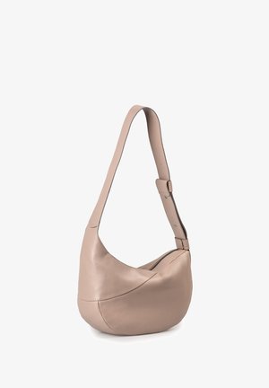 Ledertasche für die Schulter in hellem Beige, mit einem geschwungenen, glatten Design, einem einzelnen verstellbaren Tragegurt und einem Reißverschluss.