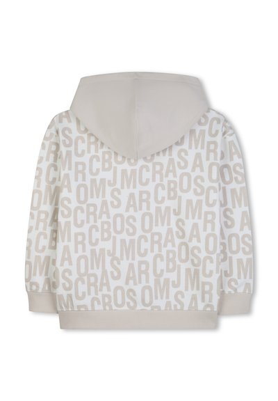 Sweat à capuche beige pour enfants, avec des lettres taupe clair en motif abstrait répétitif sur l'ensemble.
