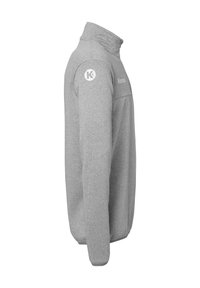 Grijze fleece pullover met een hoge kraag, lange mouwen en een logo op de linkerschouder. Zacht van textuur met een rechte snit.