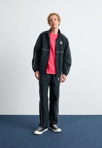 Converse RETRO CHUCK ELEVATED JACKET - Windbreakers - black