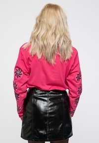 Paradiso Clothing GORILLAZ REPEAT PAZUZU - Long sleeved top - pink