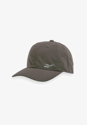 Casquette de baseball gris foncé avec visière courbée et petit logo Reebok blanc sur le devant à droite, présentée sur un fond blanc.