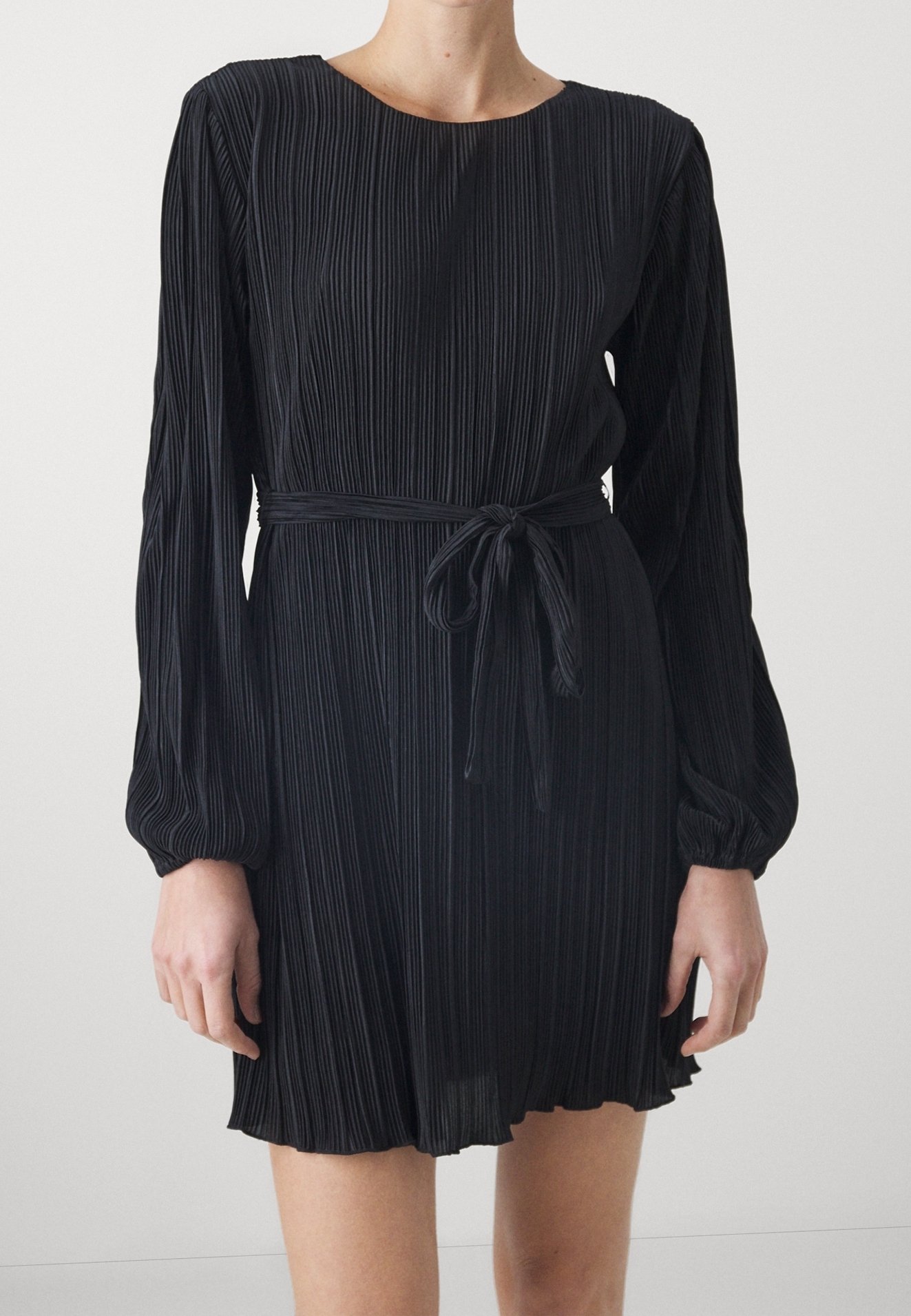 abercrombie black pleated dress Abercrombie Plunge Pleated Mini Dress