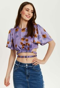 Liquorish FLORAL CROP  WITH TIE DETAIL - Blouse - purple