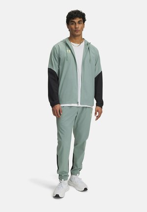Under Armour CHALLENGER PRO - Tuta - silica green