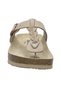 Sandalo in suede marrone con cinturino intrecciato, hardware in metallo e soletta in sughero. Presenta un post per le dita e una suola texture per una maggior aderenza.