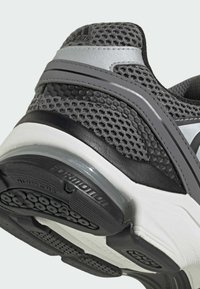 adidas Sportswear SPIRITAIN  - Tenisky - grey four   matte silver   core black