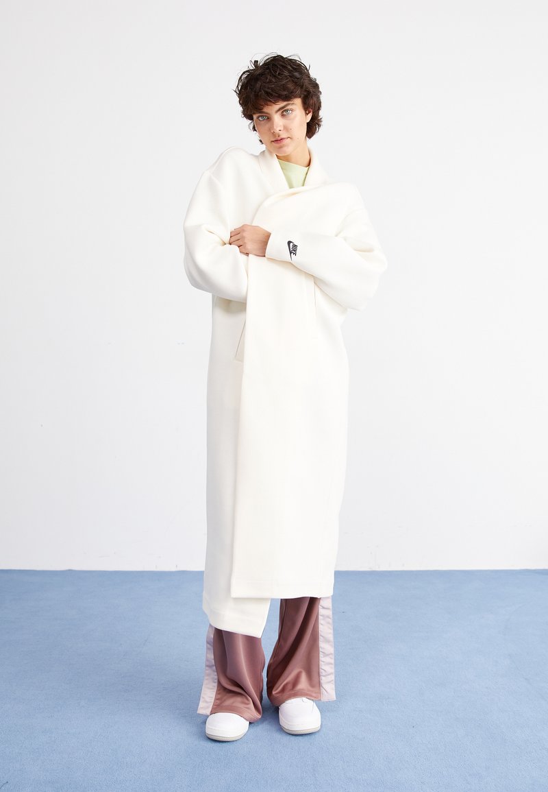 Nike Sportswear - TCH FLC OS DUSTER - Classic coat - pale ivory/(black), Enlarge