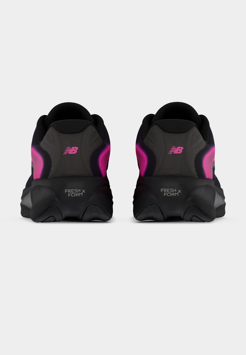New Balance ELLIPSE V1 - Silniční běžecké boty - black/pink heat
