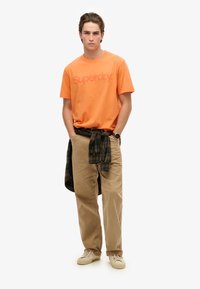Superdry & Co CORE LOGO CITY - Camiseta estampada - florida orange