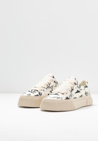 Scotch & Soda ZADIE LACE SHOES - Trainers - black/white