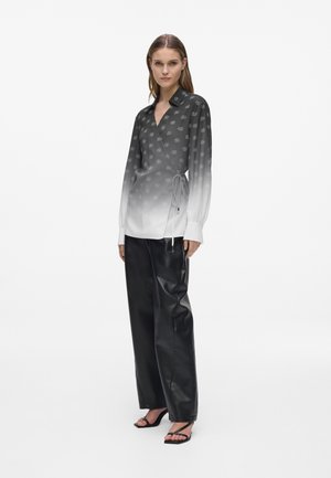 KARL LAGERFELD, OMBRE WRAP - Pusero - black-white ombre