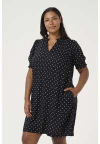 Kaffe Curve KAFFE CURVE KCBEATHEA SHORT SLEEVE DRESS - Dnevna obleka - black chalk dot