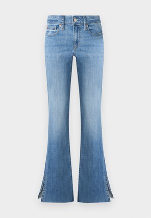 Jean en denim bleu clair avec jambes évasées, poches avant, fermeture à boutons et fentes latérales à l'ourlet.