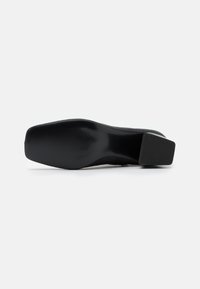 Monki Botas clássicas de cano curto - black dark