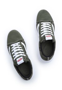 Vans UA OLD SKOOL OVERT CC - Baskets basses - dark green