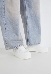 PAIRED HEART - Sneakers laag - white