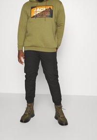 Jack & Jones Luvtröja - olive