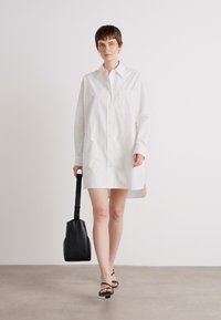 Calvin Klein Jeans OVERSIZED MINI SHIRTDRESS - Blousejurk - brilliant white