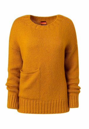 Pull en maille jaune moutarde avec manches longues, poignets côtelés, col rond, ourlet côtelé et petite poche avant sur le côté gauche.