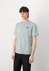 Calvin Klein COMFORT FIT - Camiseta básica - slate gray