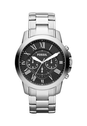 Montre homme Fossil en acier inoxydable avec cadran noir, chiffres romains, trois sous-cadrans et bracelet à maillons argentés, affichant 1:51:32.