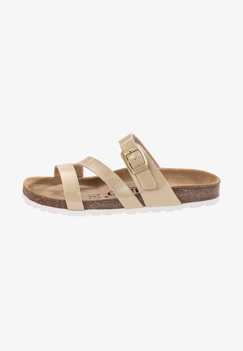 Beige slidesandal med tre glansiga remmar, justerbart spänne, korkfotbädd och vit gummisula. Minimalistisk design, platt form.