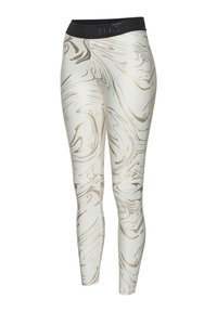 Leggings aus einem weißen Stoff mit einem glänzenden, gold marmorierten Muster; verfügen über einen schwarzen elastischen Bund mit eingeprägtem Logo.