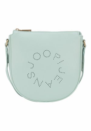 Miętowozielona torebka crossbody o zaokrąglonym kształcie, wykonana z teksturowanego materiału syntetycznego, z perforowanym detalem z logo oraz regulowanym paskiem na ramię.
