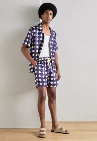 Heathe PRINTED SHIRT SET - Kratke hlače - purple