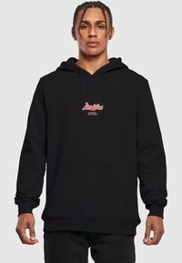 Felpa con cappuccio nera realizzata in misto cotone, dotata di tasca frontale e logo ricamato rosso con testo. Maniche lunghe con polsini a costine.