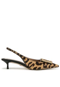 Des escarpins slingback en tissu imprimé léopard beige et noir avec un bout pointu, ornés d'un accent décoratif en bijoux et d'un petit talon kitten.
