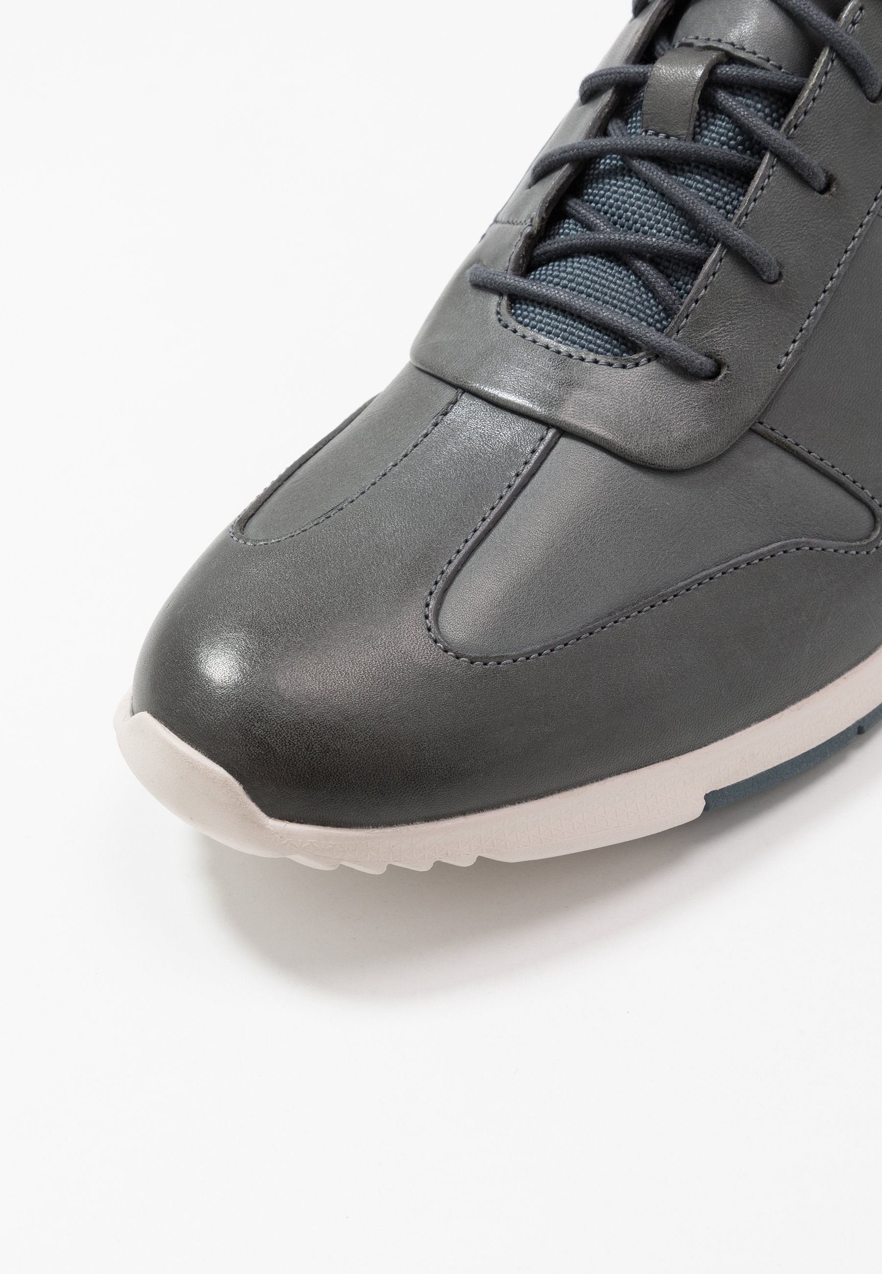 clarks un tynamo tie