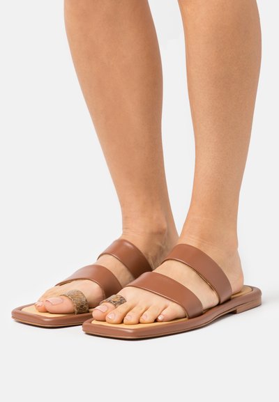 Rejina Pyo LARISSA - Μιουλ - brown