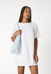 Abercrombie & Fitch T-SHIFT LINEN MINI  - Päevakleit - brilliant white