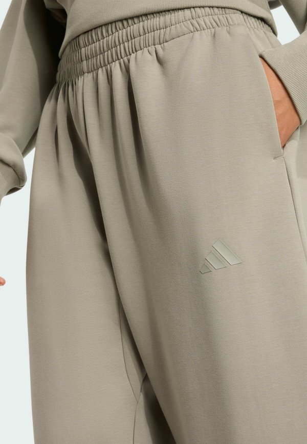 SOFT LUX LOOSE PANT - Tracksuit bottoms - silver pebble3