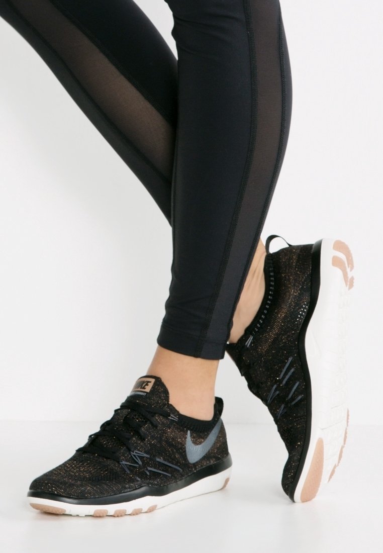 Nike Performance Zapatillas de entrenamiento - black