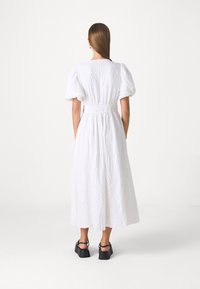 Abercrombie & Fitch PUFF SLEEVE PLUNGE FLOWY - Maxiklänning - brilliant white