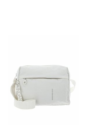 Sac bandoulière rectangulaire gris clair avec poche avant zippée, sangle réglable et logo discret "MANDARINA DUCK" sur le panneau avant.