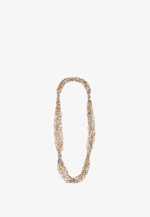 Naszyjnik wielowarstwowy wykonany z małych, kolorowych koralików w odcieniach pomarańczowym, niebieskim, białym i brązowym, ułożonych w pętle na białym tle.