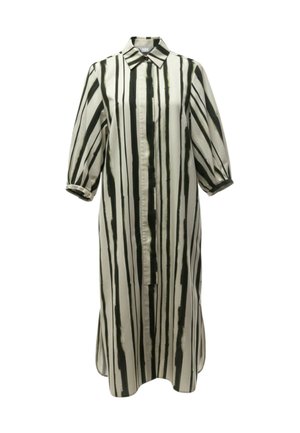 Robe-chemise longue à rayures verticales noires et blanches, manches trois-quarts, devant boutonné, et col pointu.