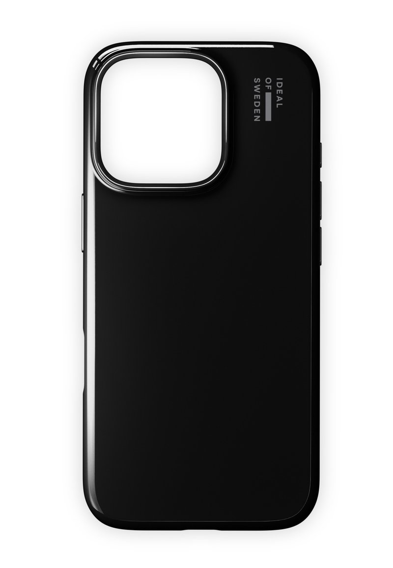 Svart telefondeksel med blank finish, med utskjæring for kameraet og inngravert tekst "IDEAL OF SWEDEN." Myk, slank design.