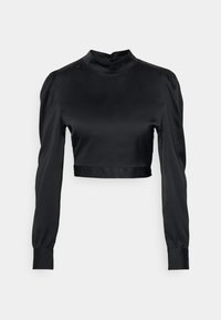 Top cropped preto em satin com gola alta, mangas longas e detalhes de ombros franzidos. Textura suave e silhueta justa.