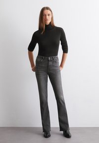 Marc O'Polo HIGH WAIST REGULAR LENGTH - Džínsy bootcut - dark grey lefthand wash