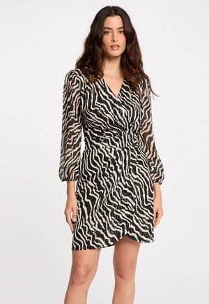 PRINTED - Shift dress - black white