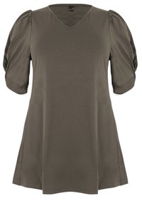 Olivegrüne Bluse mit V-Ausschnitt und kurzen Puffärmeln, aus weichem Stoff gefertigt, mit einem lockeren, leicht ausgestellten Design.