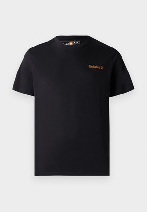 Sort bomulds t-shirt med korte ærmer, rund halsudskæring og et orange Timberland-logo på venstre bryst. Enkel, minimalistisk design.
