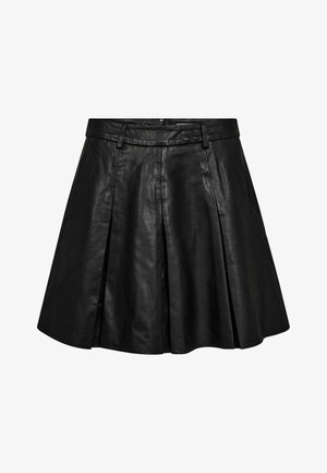 Mustat nahka A-linjaiset hameet, joissa on korkea vyötärö, laskokset ja sivutaskut. Sileä pinta ja kiiltävä viimeistely. Vetoketjusuljenta takana.