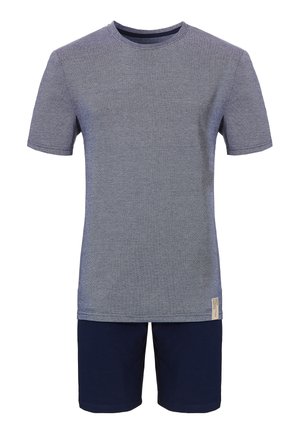 Grijze T-shirt met korte mouwen en een ronde hals, gemaakt van een textuurstof, gecombineerd met marineblauwe shorts, beide van zacht katoen.