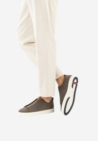 Lloyd - MAURICE - Trainers - grau Thumbnail Image 1
